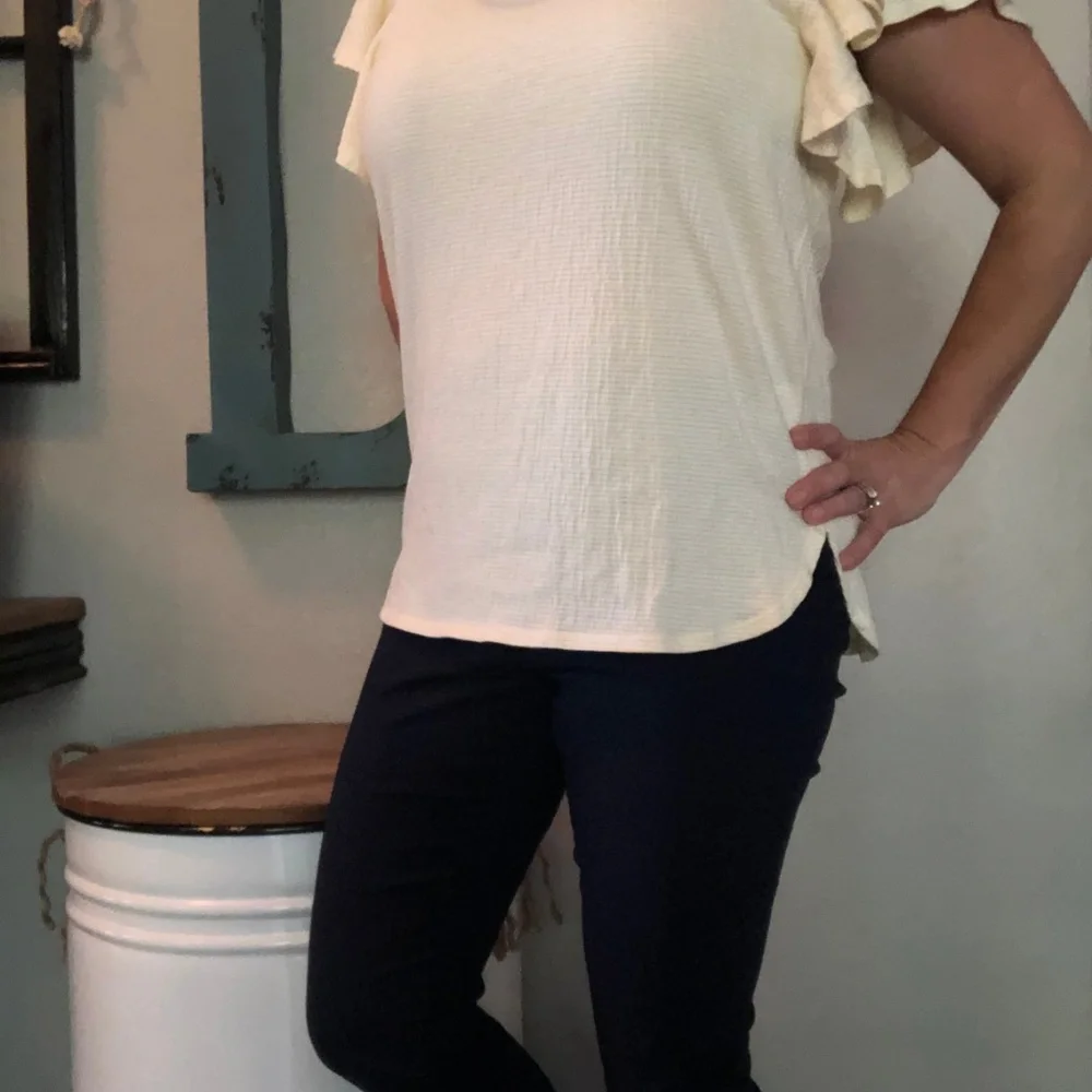 Max Studio Ruffle Sleeve‎ Top - Picture 3 of 5